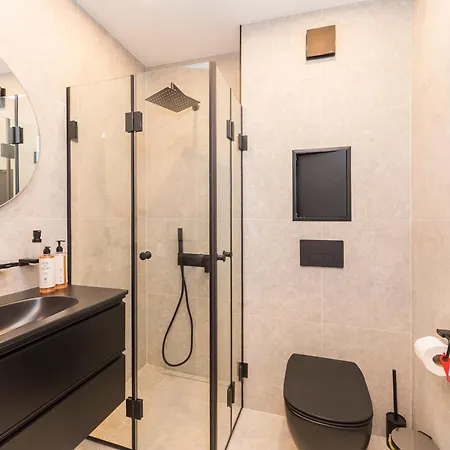 Eleve Residences - Obsidian Apartament *