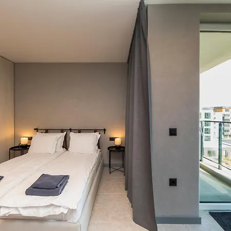 Eleve Residences - Obsidian Apartament