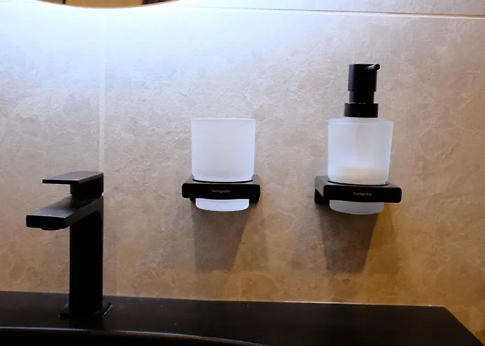 Eleve Residences - Obsidian *